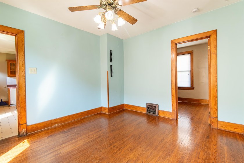 Addorable 3-bedroom home with classic charm and nearly 1,200 - photo 12