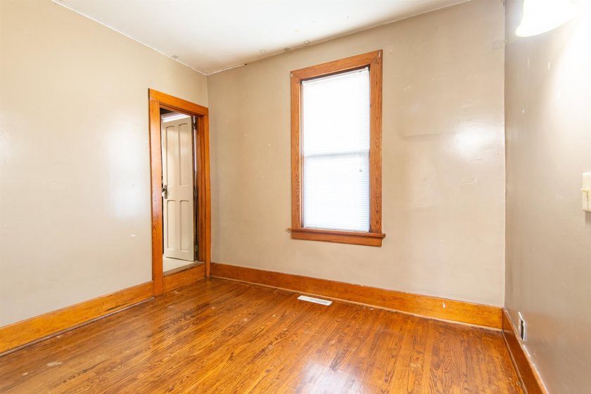 Addorable 3-bedroom home with classic charm and nearly 1,200 - photo 13