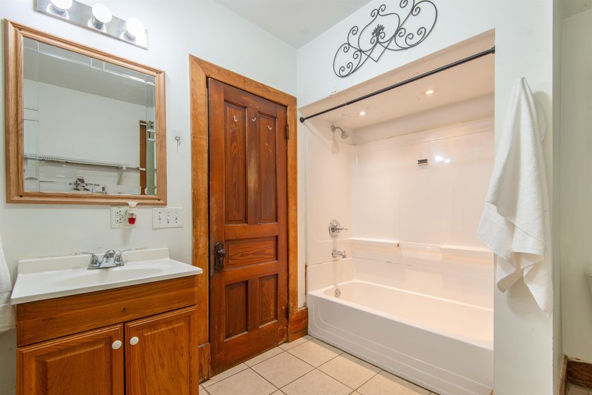 Addorable 3-bedroom home with classic charm and nearly 1,200 - photo 15