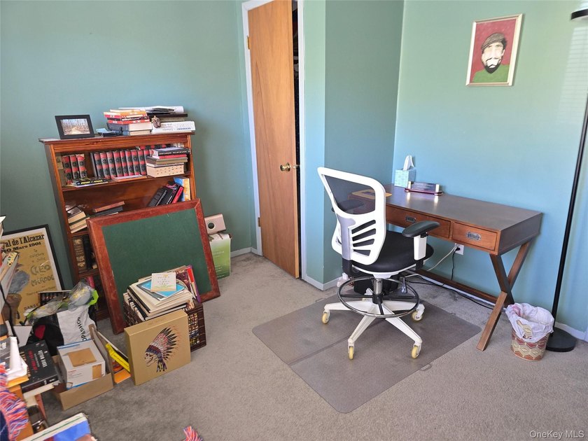This huge colonial offers 2841 sf living space! Boasting 4 - photo 31