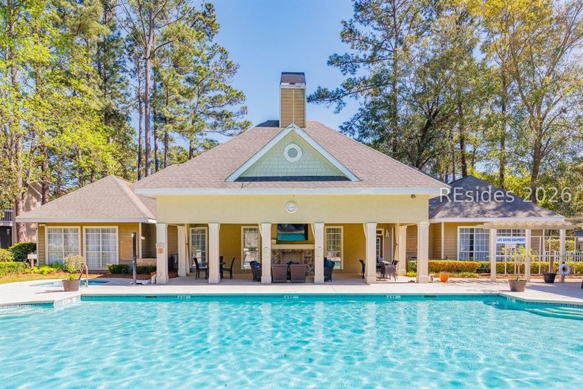 Beautifully appointed and offered fully furnished, this elegant - photo 34