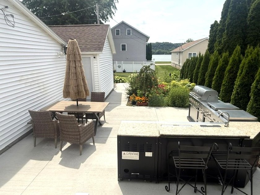 Charm and Comfort!!! This beautifully updated and well cared for - photo 36