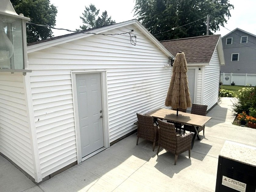 Charm and Comfort!!! This beautifully updated and well cared for - photo 37