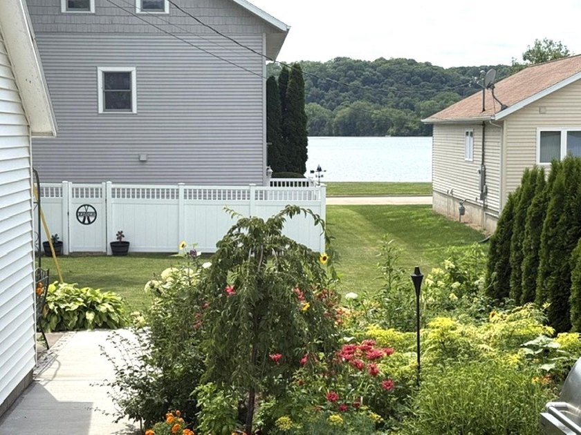 Charm and Comfort!!! This beautifully updated and well cared for - photo 40