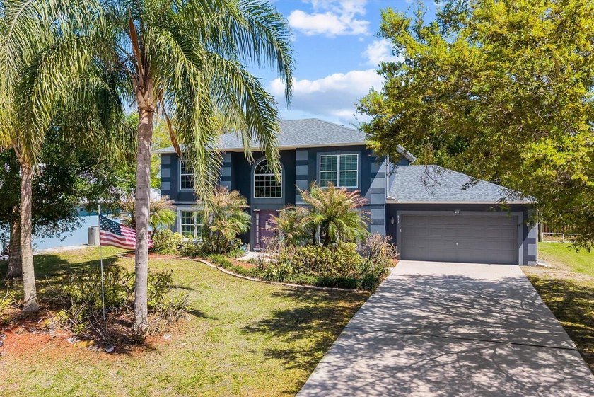 Completely renovated and move-in ready! This stunning 4BR/3BA - photo 3