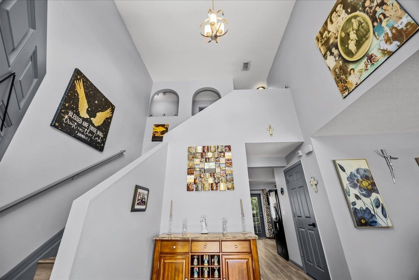Completely renovated and move-in ready! This stunning 4BR/3BA - photo 6