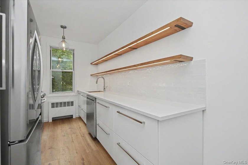 Welcome to your new home. This beautiful and totally renovated 2 - photo 10