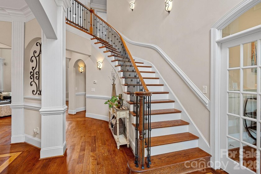 Discover the space, flexibility, and golf-course community - photo 11