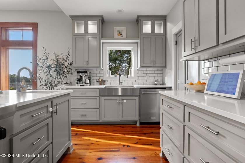 Tucked away in one of Ocean Springs' most charming neighborhoods - photo 17
