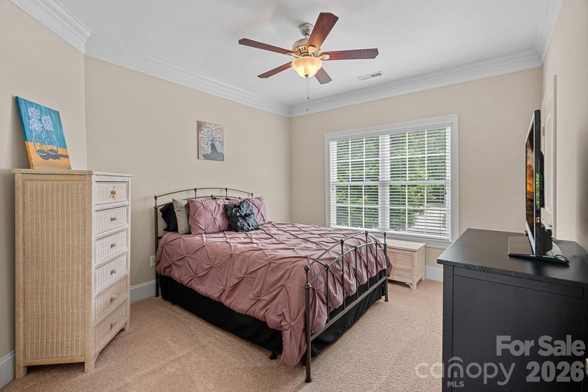 Discover the space, flexibility, and golf-course community - photo 24