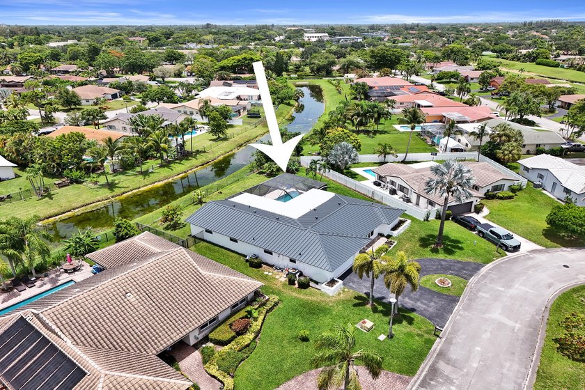 Don't miss this spacious turn key updated 5-bedroom, 3-bath - photo 6