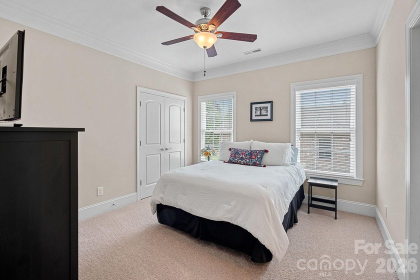 Discover the space, flexibility, and golf-course community - photo 27