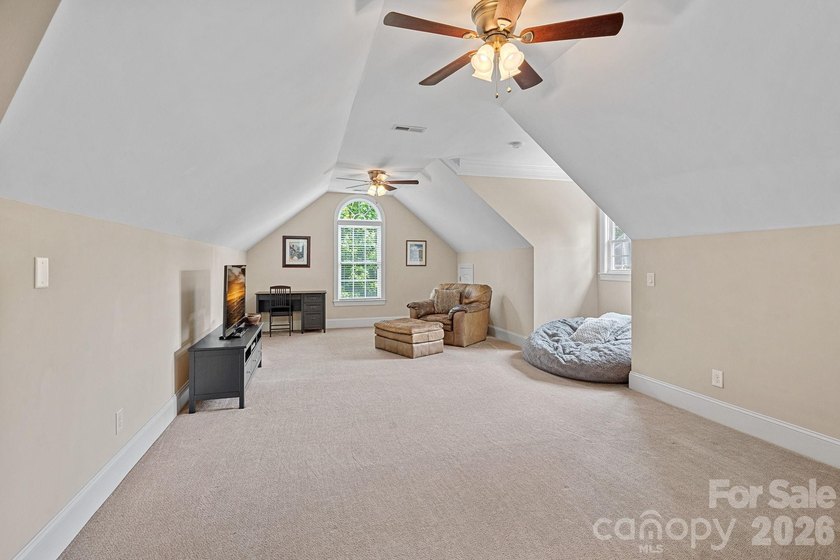 Discover the space, flexibility, and golf-course community - photo 29