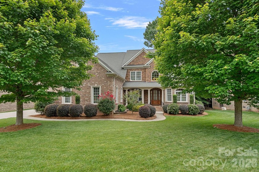 Discover the space, flexibility, and golf-course community - photo 37