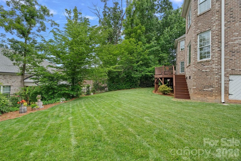 Discover the space, flexibility, and golf-course community - photo 39
