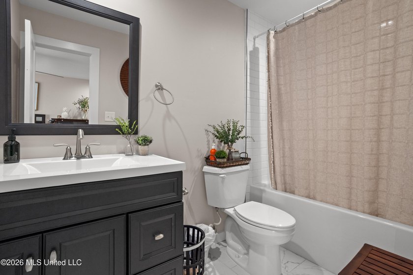 Tucked away in one of Ocean Springs' most charming neighborhoods - photo 42