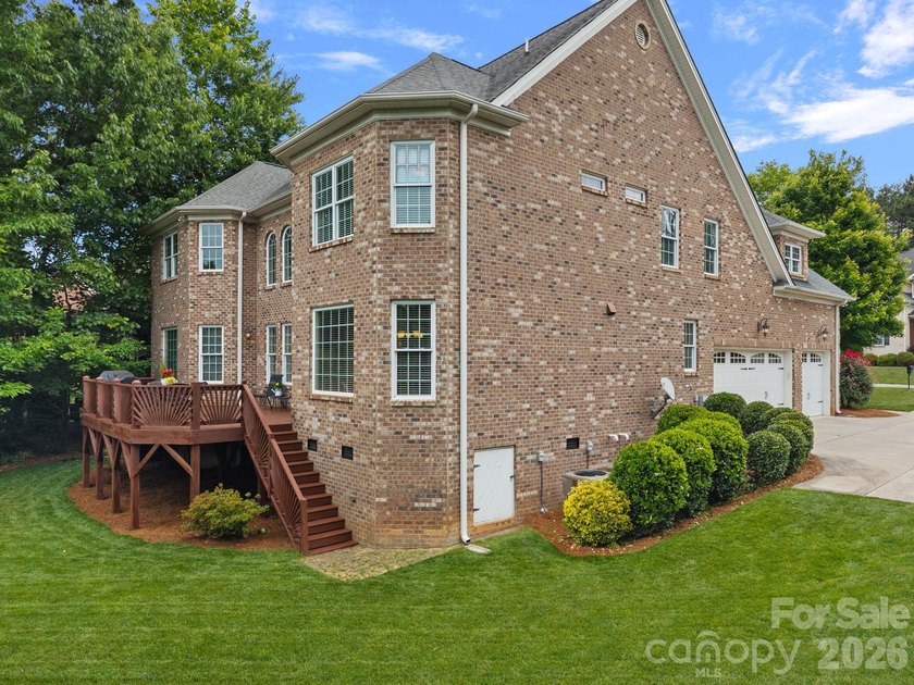 Discover the space, flexibility, and golf-course community - photo 45