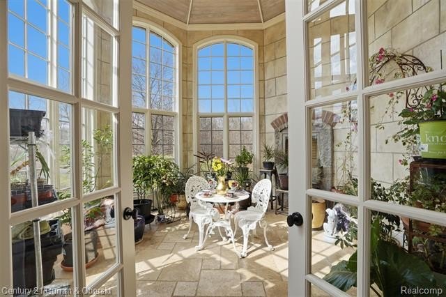 Welcome to the *Castle in the Gardens*. Set on 10 secluded acres - photo 7