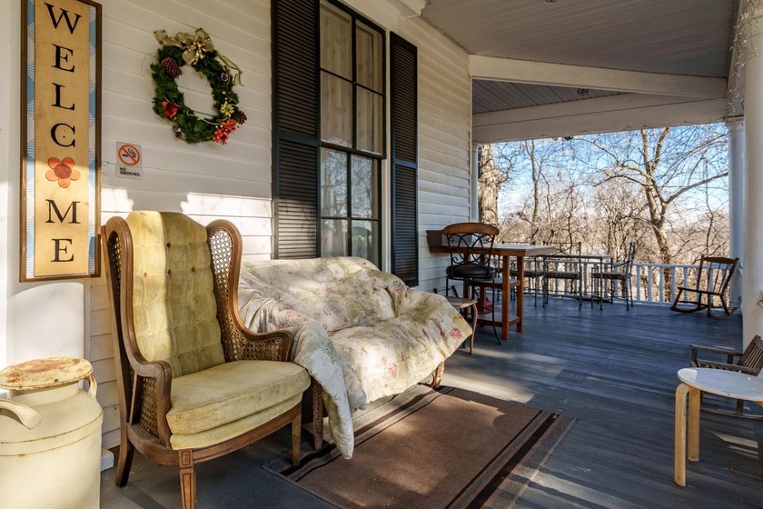 A truly rare opportunity to own an iconic Italianate estate - photo 11
