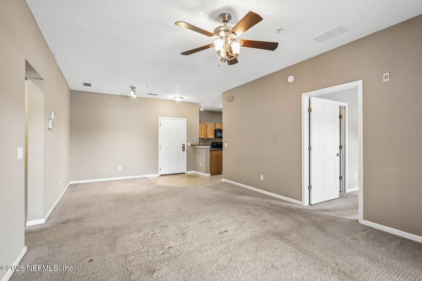 Welcome to this beautifully maintained 3-bedroom, 2-bath condo - photo 12