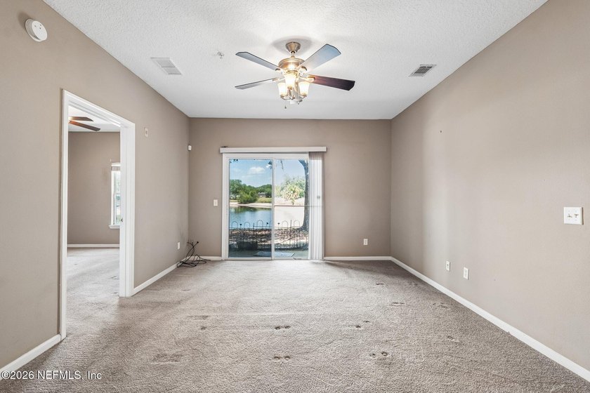 Welcome to this beautifully maintained 3-bedroom, 2-bath condo - photo 15
