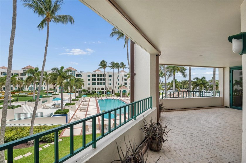 AMAZING OPPORTUNITY to own the largest 2 bedroom, 2 bath condo - photo 16