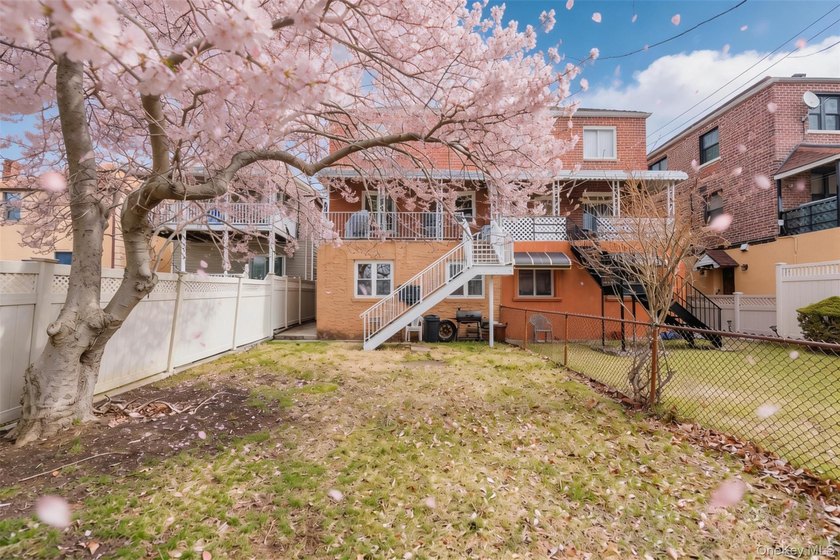 Excellent opportunity to own a well-maintained two-family home - photo 16