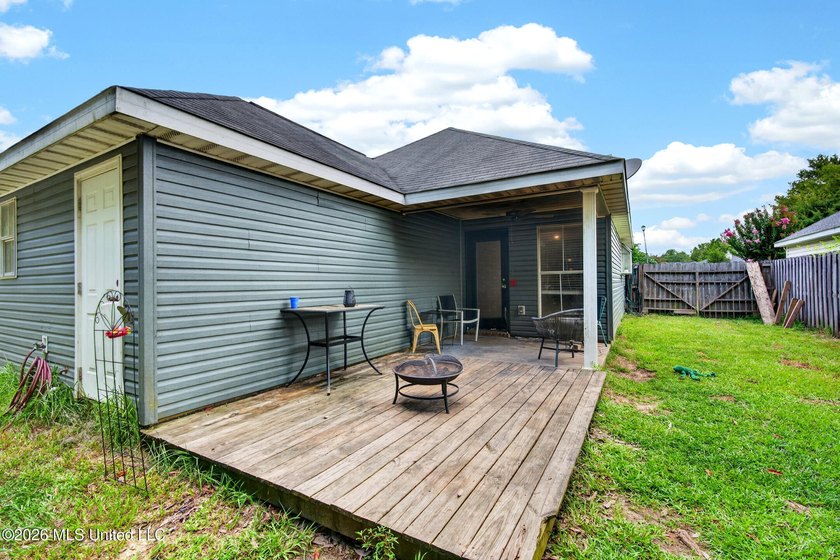 This exceptional 3-bedroom,2 bath home boasts a split floor plan - photo 22