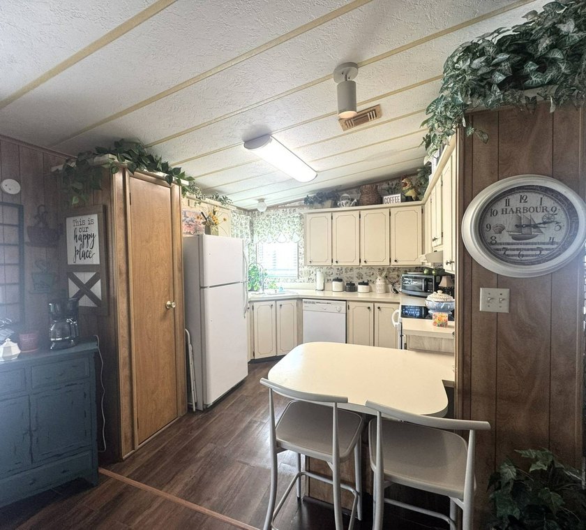 If you are looking for a home with rustic charm, this one is - photo 5