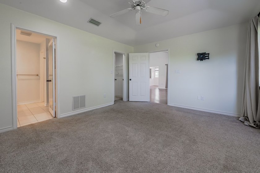 Experience the perfect blend of comfort and style in this - photo 35