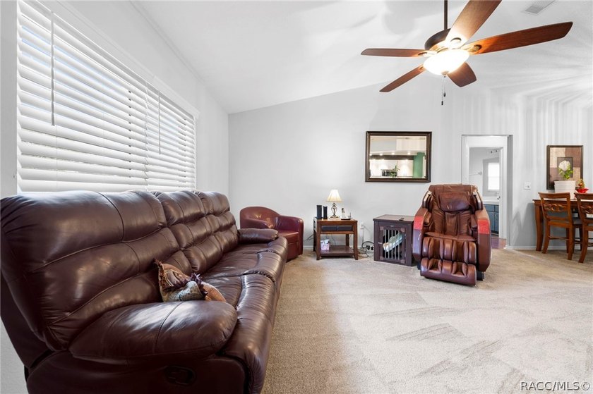 Move-In Ready Home in the Heart of Spring Hill! Welcome to this - photo 6