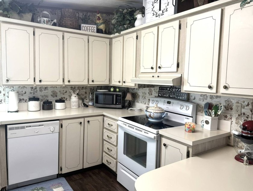 If you are looking for a home with rustic charm, this one is - photo 8