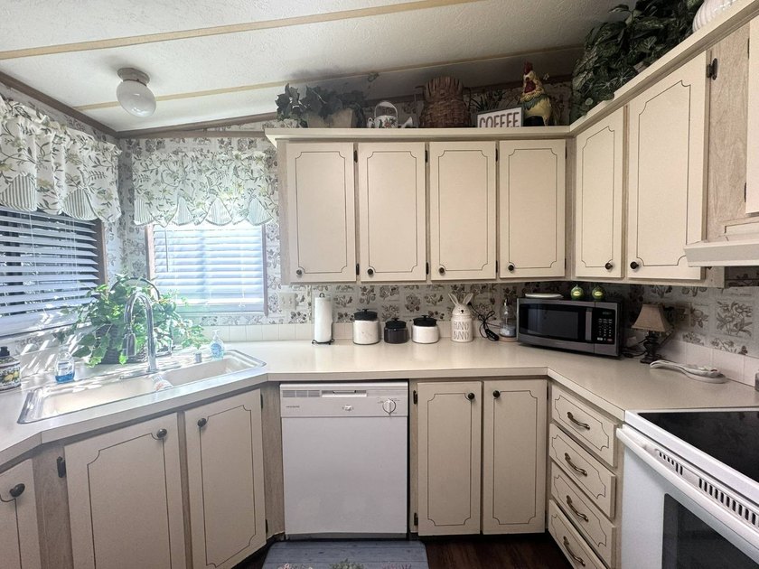 If you are looking for a home with rustic charm, this one is - photo 9