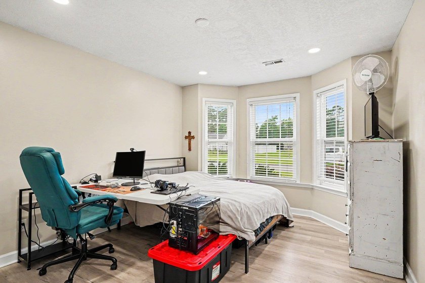 This well-maintained 3-bedroom, 2-bath home in Bristol Pines - photo 15