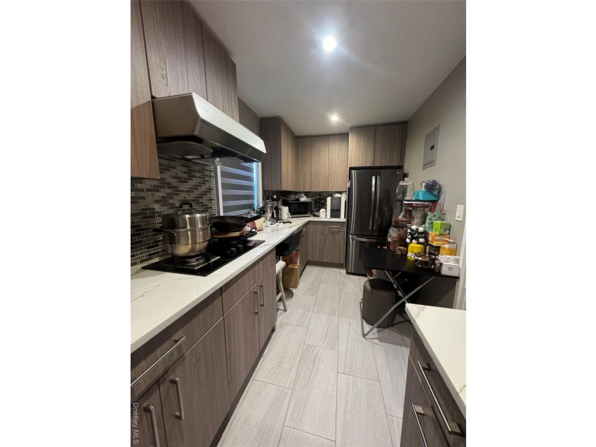 Welcome to Clearview Gardens. This 1st Floor Two Bedroom Co-op - photo 10