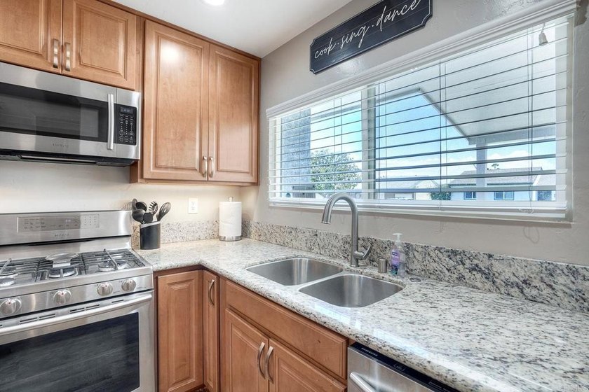 Welcome to this beautiful 4 bedroom, 1.5 bath home featuring a - photo 11