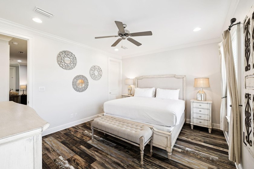 Welcome to this beautifully appointed 4-bedroom, 4-bathroom - photo 24