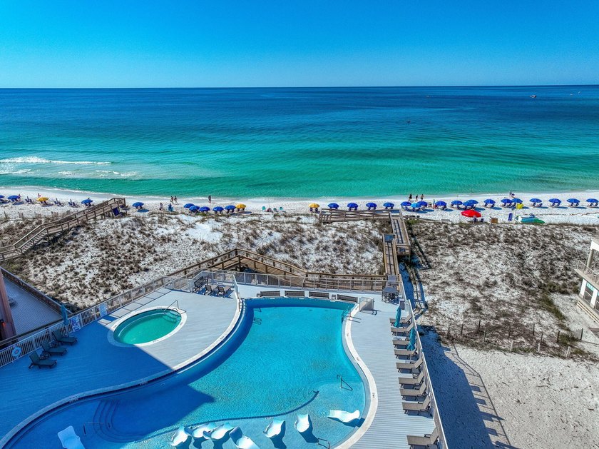 Stunning Lakefront Home in Destin Pointe. Experience luxury - photo 44