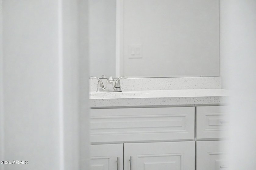 Stunning, completely remodeled 3rd-floor condo offering - photo 23