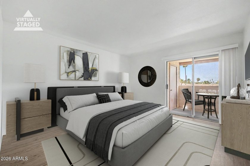 Stunning, completely remodeled 3rd-floor condo offering - photo 25