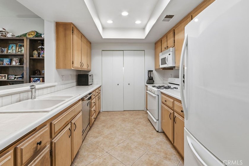 Fantastic Greenbrier Terraces Condo with a 2 Car garage - photo 7