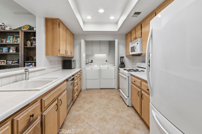 Fantastic Greenbrier Terraces Condo with a 2 Car garage - photo 8