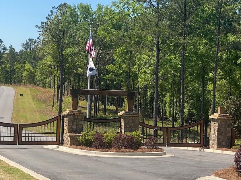 Gorgeous waterfront lot in the fabulous new gated waterfront - photo 4