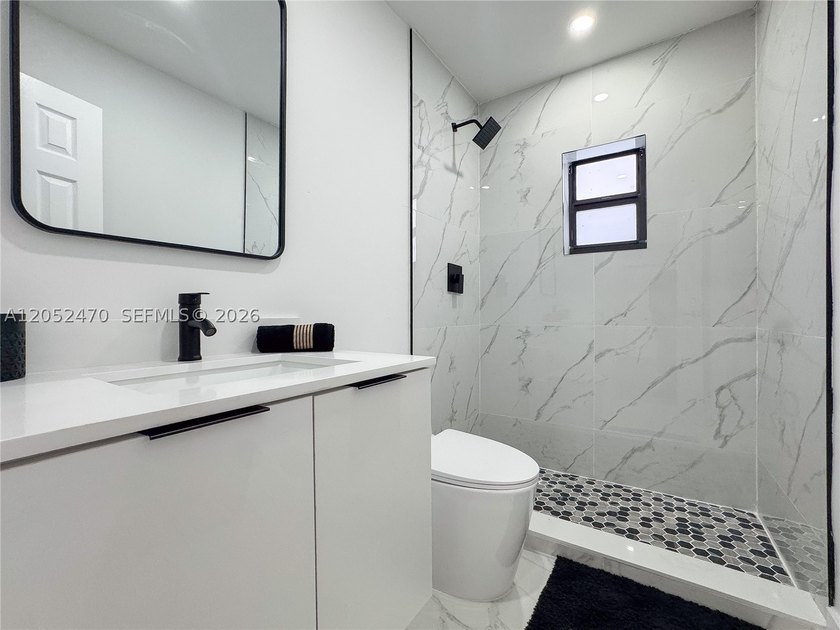 Excellent income-producing opportunity in the heart of Miami! - photo 9