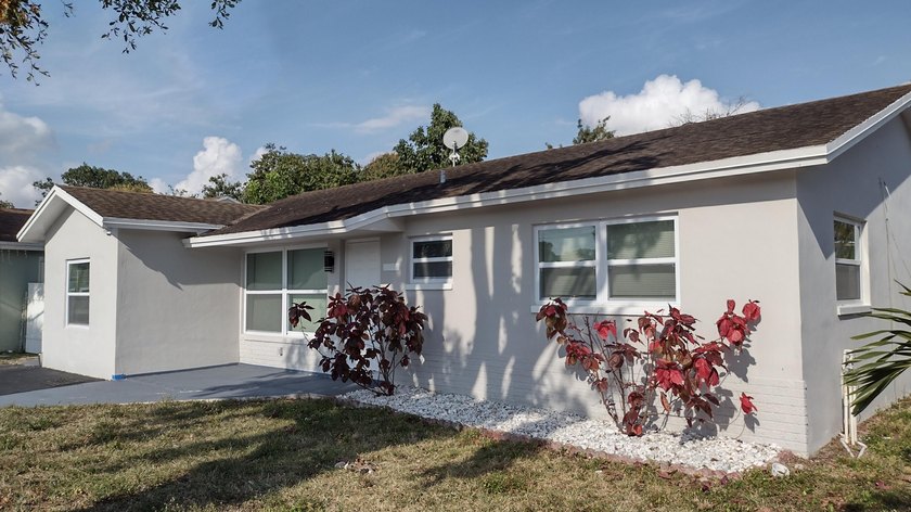 Move-in ready 3-bedroom, 2-bath home with a Additional room with - photo 14