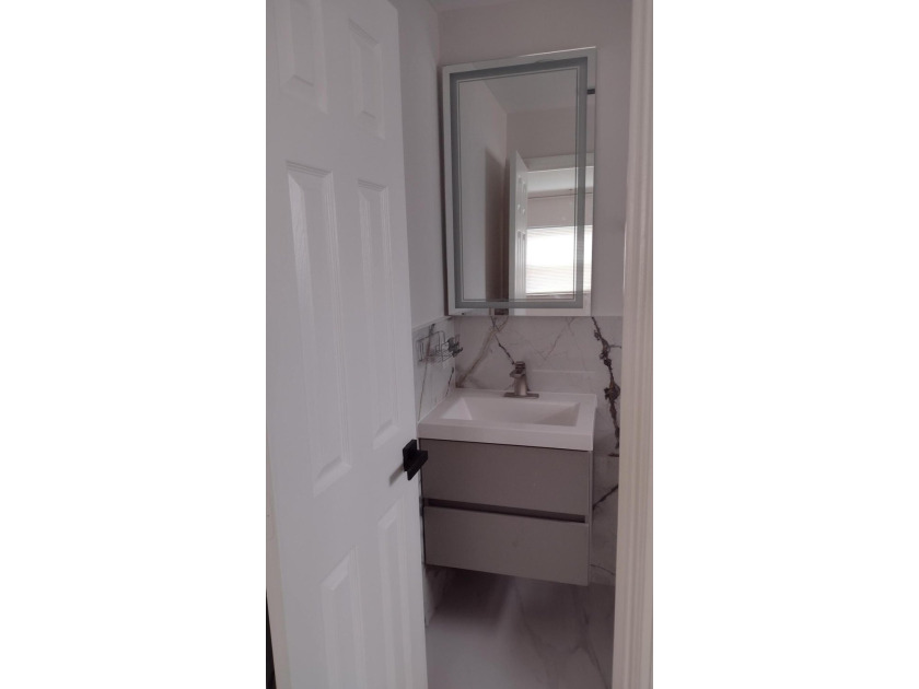 Move-in ready 3-bedroom, 2-bath home with a Additional room with - photo 18