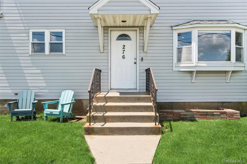This spacious and well-maintained 5-bedroom, 2-full-bath home is - photo 4