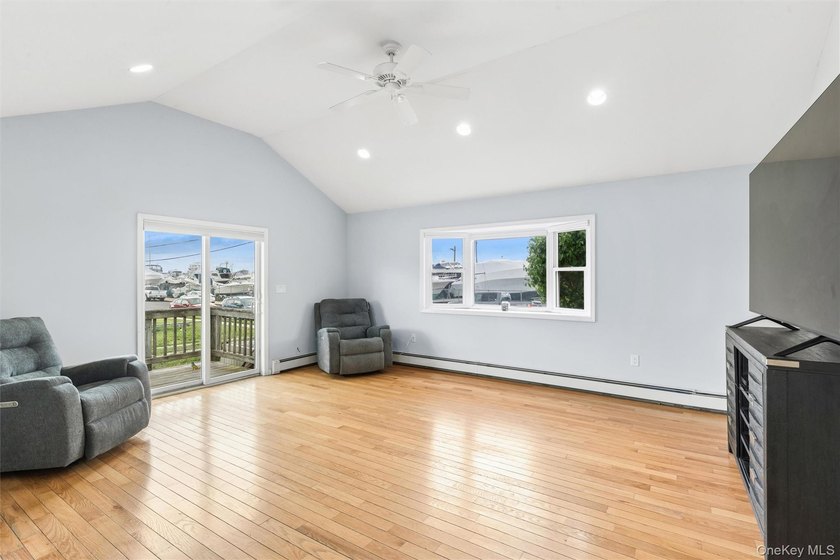 This spacious and well-maintained 5-bedroom, 2-full-bath home is - photo 5