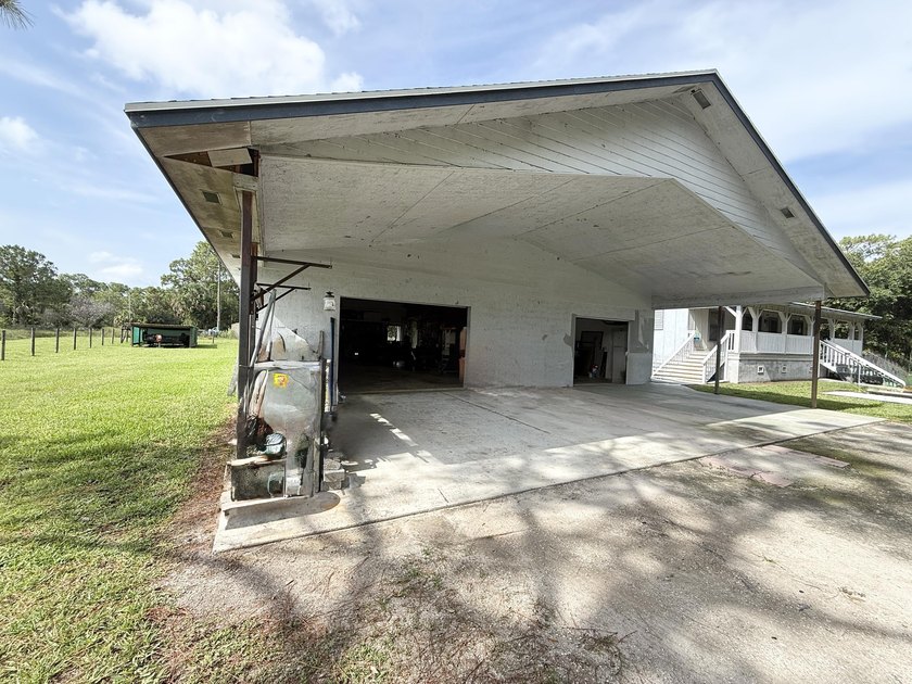 WOW! Custom Raised Ranch!? OVERSIZED 2,600 plus CBS Gararge! OH - photo 4