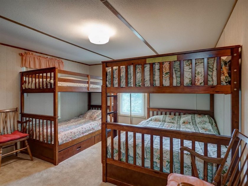 Welcome to lake life at Rough River Lake! This fully furnished - photo 15